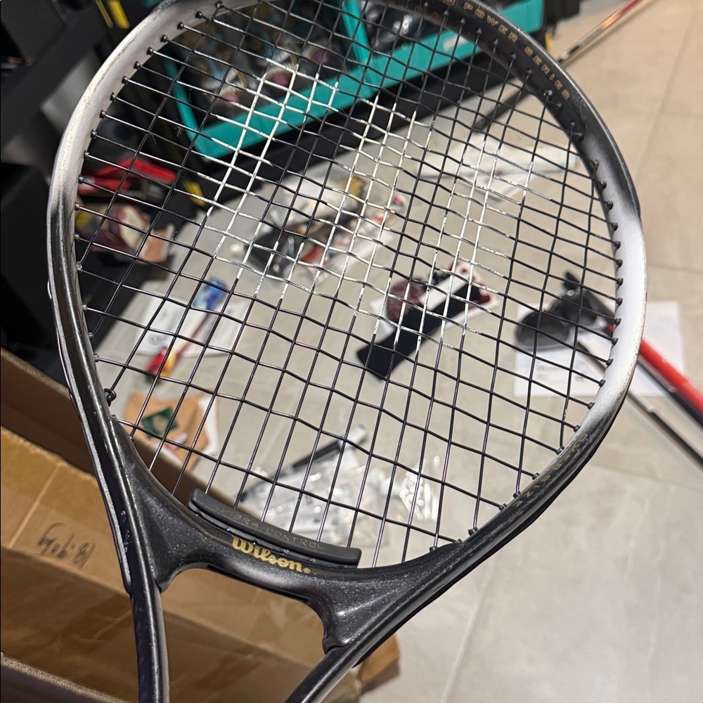 Wilson pro court tennis racquet 
Adult size